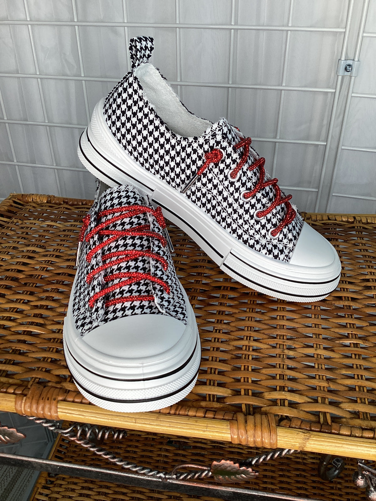 Houndstooth Aman
