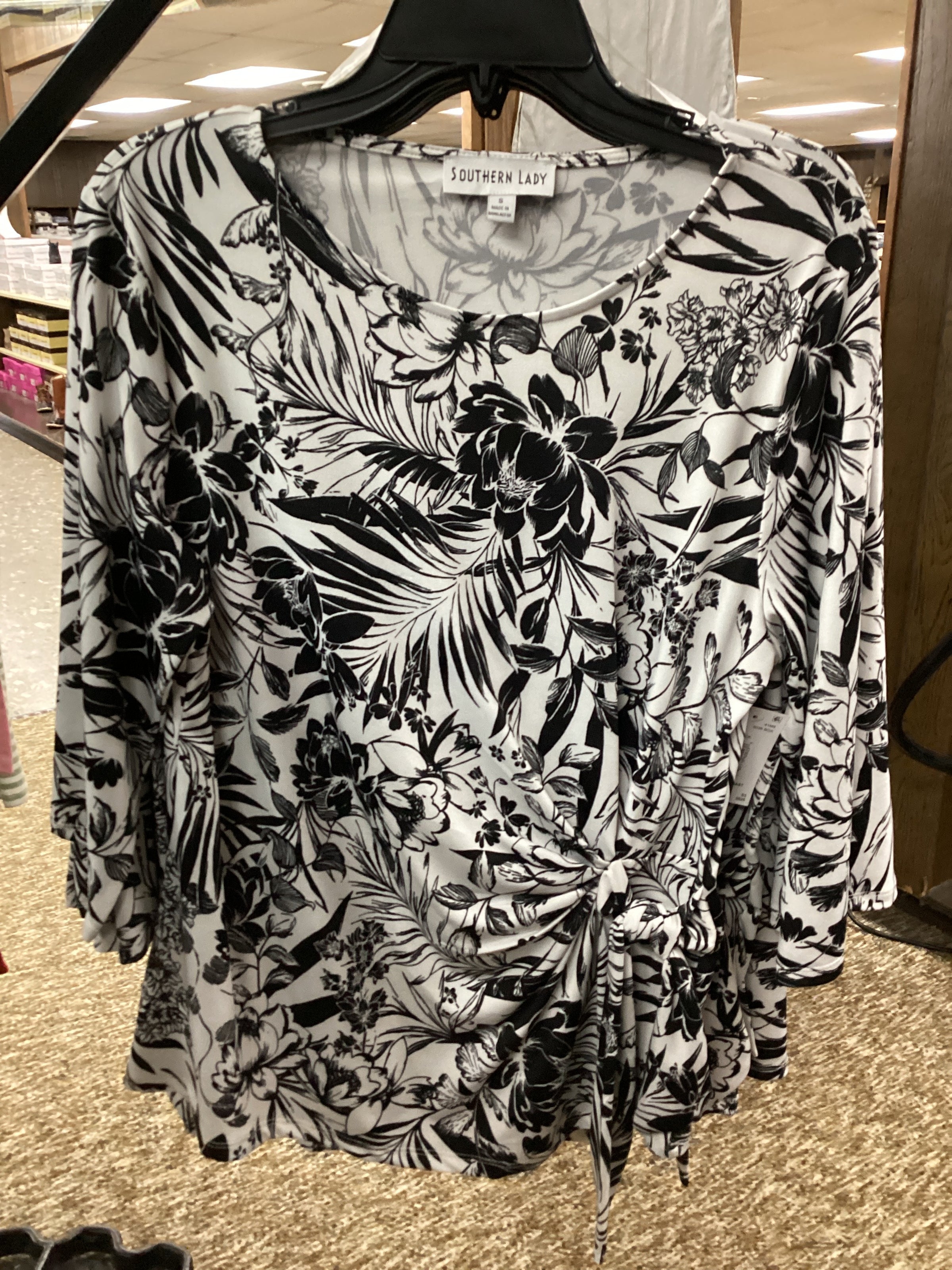 Blooming Black and White