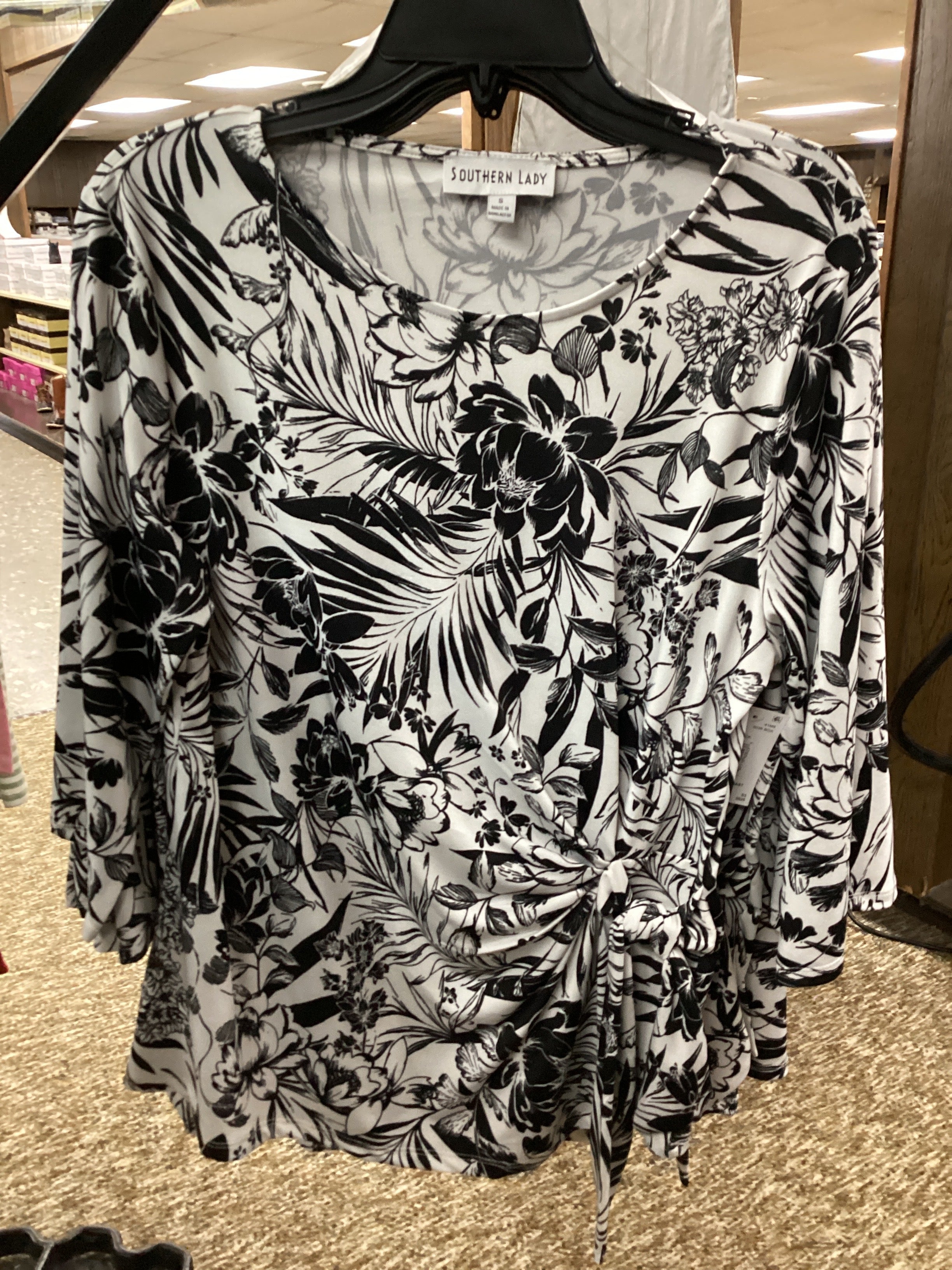 Blooming Black and White