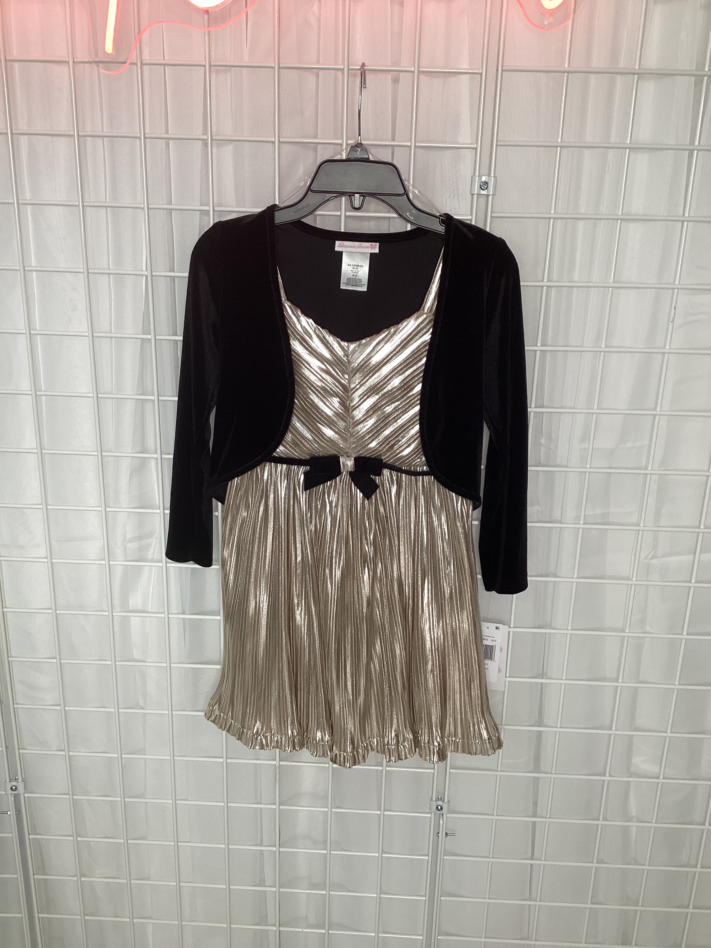 Pewter Pleates