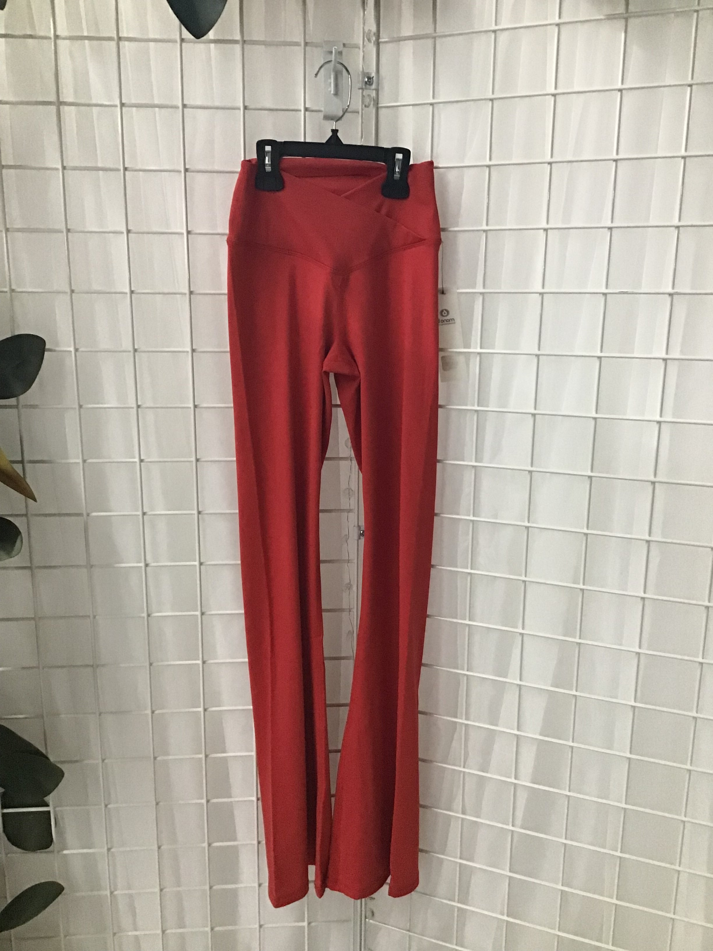 Mono Red Flareleg