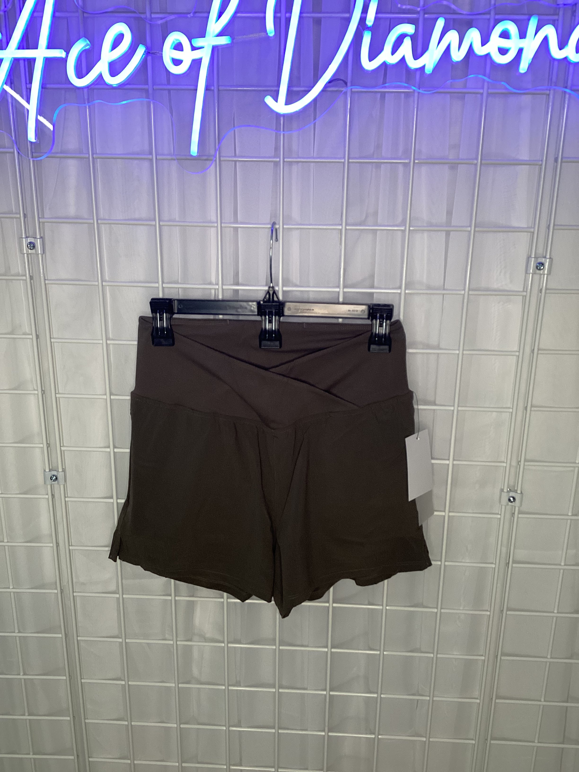 Black Olive short