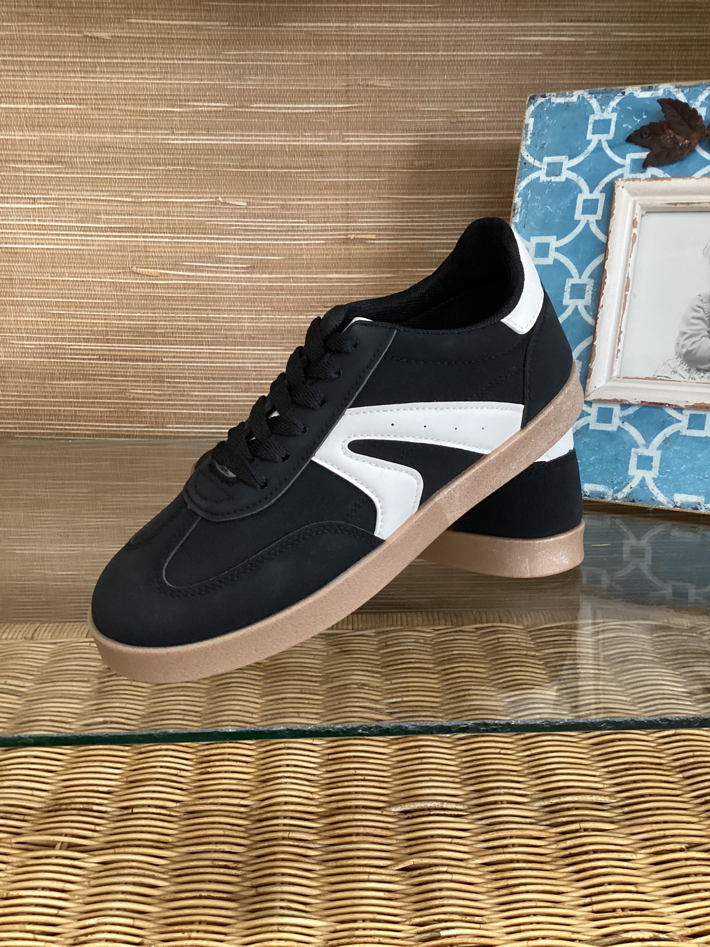 Retro Sneaks